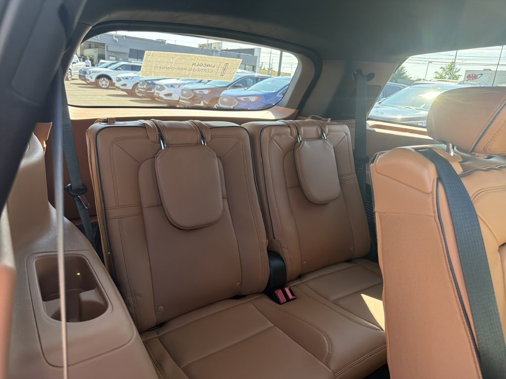 Certified 2023 Lincoln Aviator Black Label w/ Dynamic Handling Package AWD/4WD image 18