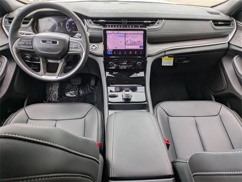 New 2025 Jeep Grand Cherokee Limited w/ Trailer Tow Package image 22