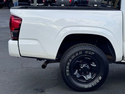 Used 2023 Toyota Tacoma SR AWD/4WD image 38