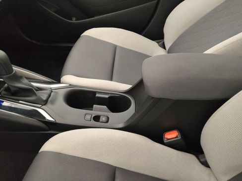 Used 2025 Toyota Corolla LE image 26