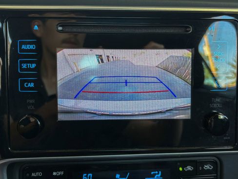 Used 2018 Toyota Corolla LE FWD image 11