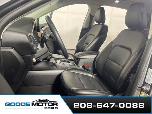 Used 2022 Ford Escape SEL w/ Technology Package AWD/4WD image 10