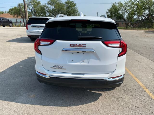 Used 2024 GMC Terrain SLT FWD image 5