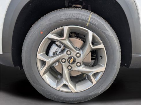 New 2026 Chevrolet Trax LT w/ Driver Confidence Package image 33