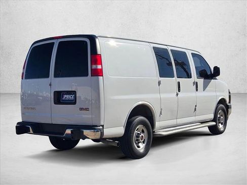Used 2022 GMC Savana 2500 w/ Driver Convenience Package image 5