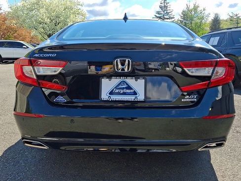 Certified 2022 Honda Accord Touring image 5
