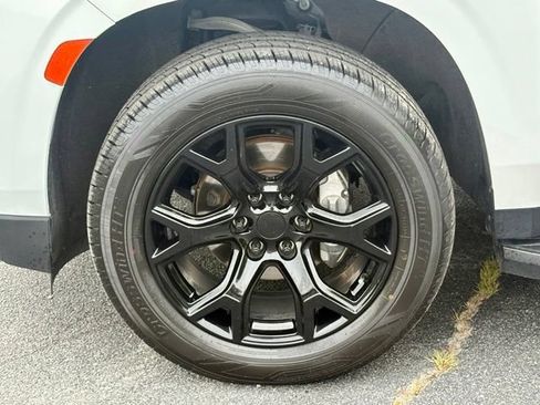 Used 2022 Chevrolet Tahoe LT RWD image 32