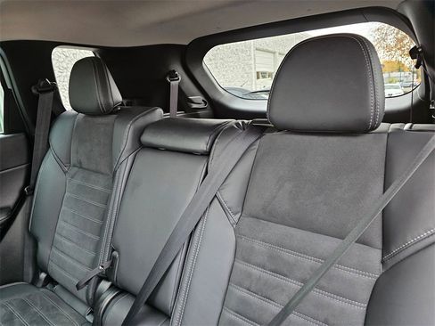 Used 2023 Mitsubishi Outlander SE image 11