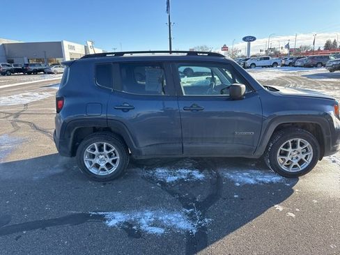 Used 2022 Jeep Renegade Latitude w/ Convenience Group image 9