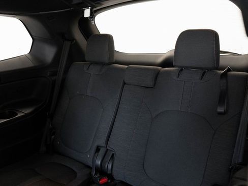 Used 2025 Honda Pilot Sport image 18