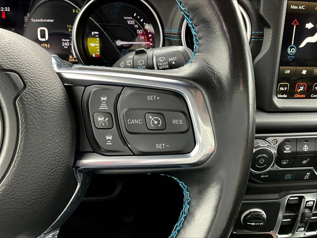 Used 2021 Jeep Wrangler Unlimited Rubicon 4xe w/ Cold Weather Group AWD/4WD image 14