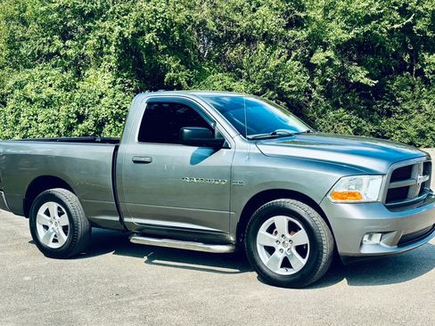 Used 2012 RAM 1500 Express RWD image 17