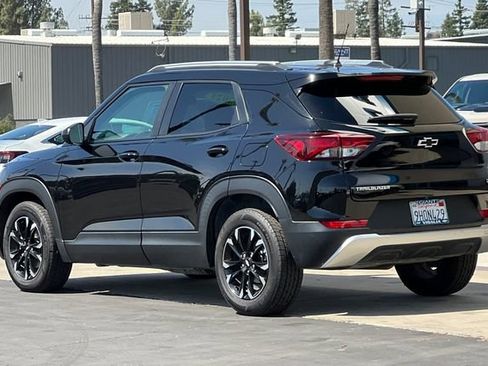 Used 2023 Chevrolet TrailBlazer LT w/ Convenience Package FWD image 6