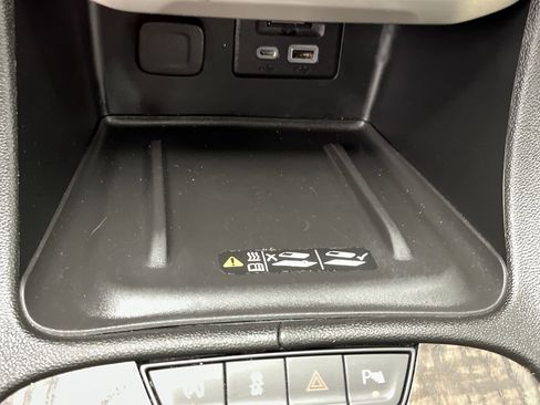 Certified 2022 GMC Acadia Denali w/ Denali Ultimate Package image 29