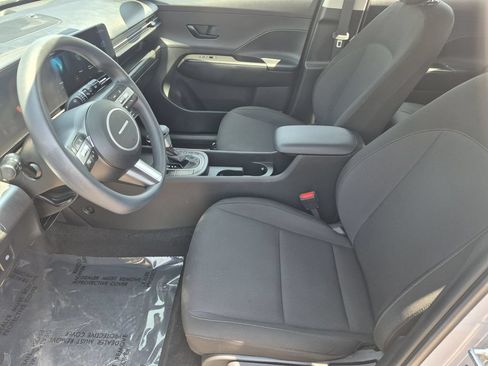 Used 2025 Hyundai Kona SE AWD/4WD image 11