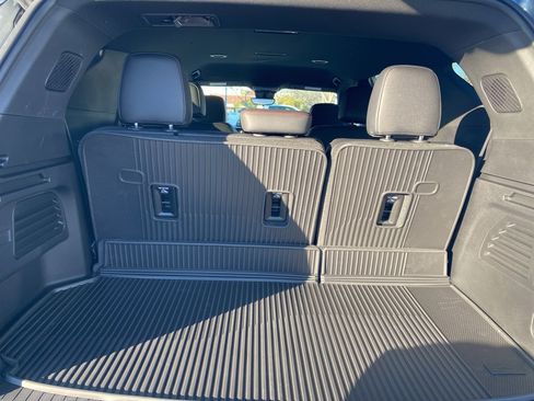 New 2026 Chevrolet Traverse RS w/ LPO, Floor Liner Package image 15