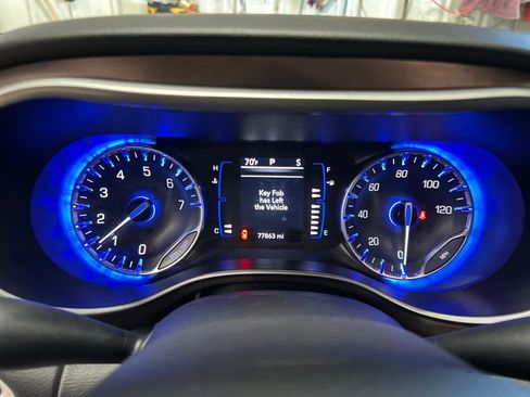 Used 2023 Chrysler Voyager LX FWD image 21