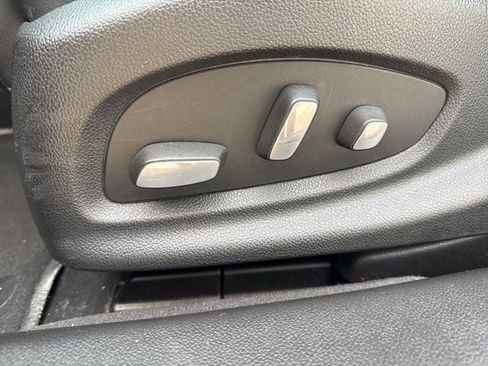 Used 2016 Cadillac XTS Luxury w/ Driver Awareness Package FWD image 9