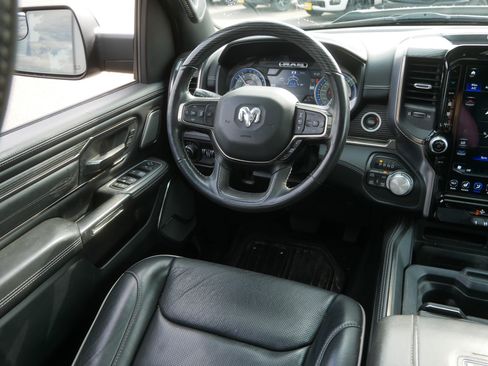 Used 2020 RAM 1500 Limited w/ Black Appearance Package AWD/4WD image 9