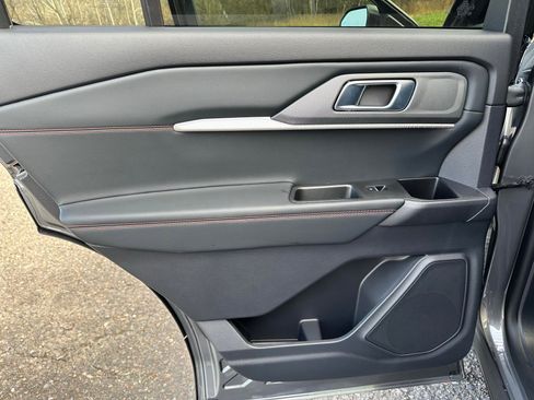 New 2026 Ford Explorer ST-Line w/ ST-Line Street Pack image 31