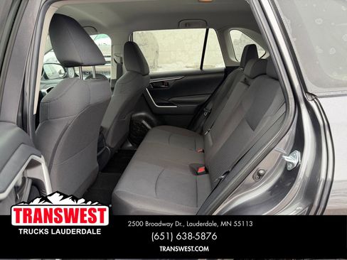 Used 2021 Toyota RAV4 LE image 17