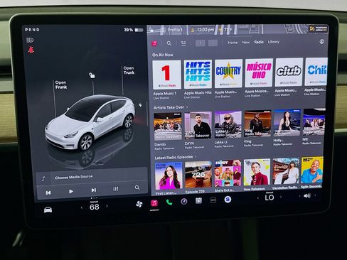 Used 2023 Tesla Model Y Long Range image 18