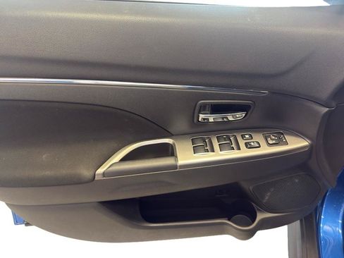 Used 2018 Mitsubishi Outlander Sport LE FWD image 15