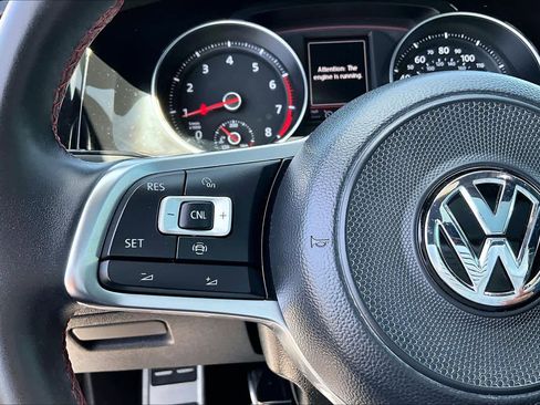 Used 2019 Volkswagen GTI SE FWD image 23