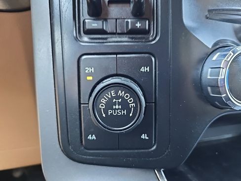 Used 2022 Ford F150 Lariat AWD/4WD image 29