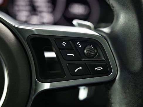 Used 2023 Porsche Cayenne image 35