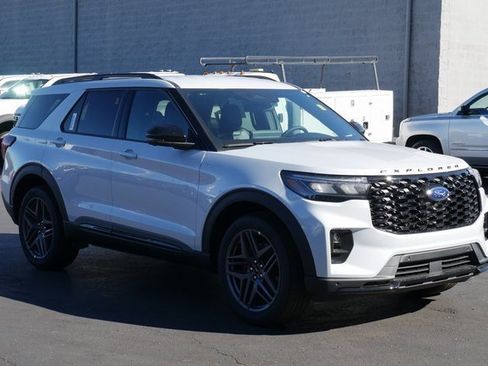 New 2026 Ford Explorer ST-Line w/ ST-Line Street Pack image 6