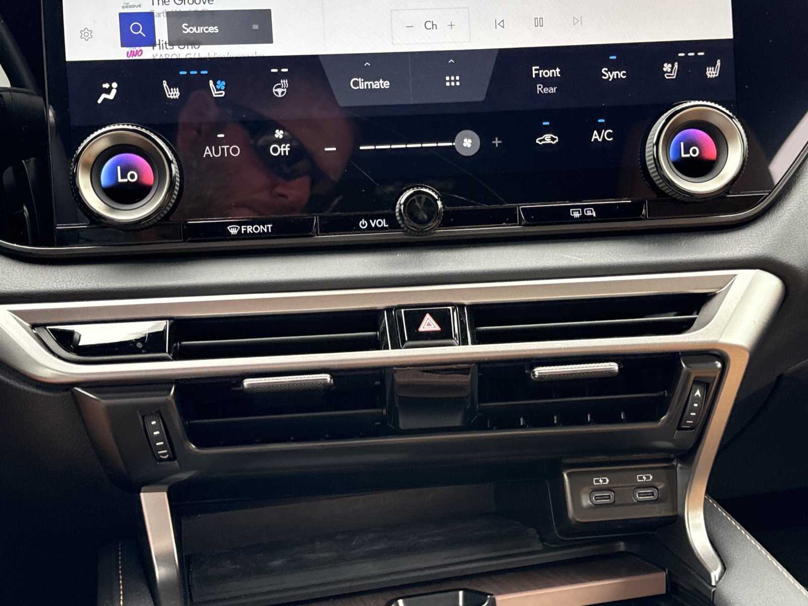Used 2025 Lexus RX 350 Premium w/ Accessory Package (Z1) FWD image 27