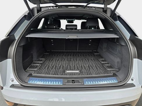 Certified 2025 Land Rover Range Rover Velar Dynamic SE AWD/4WD image 12