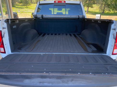 Used 2017 RAM 1500 Big Horn AWD/4WD image 32