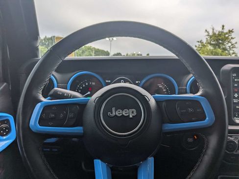 Used 2023 Jeep Wrangler Unlimited Sahara w/ Cold Weather Group AWD/4WD image 26