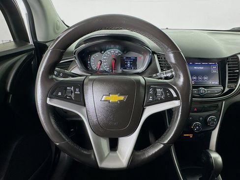 Used 2021 Chevrolet Trax LT w/ Redline Edition image 11