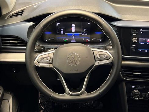 Certified 2024 Volkswagen Taos SE image 19