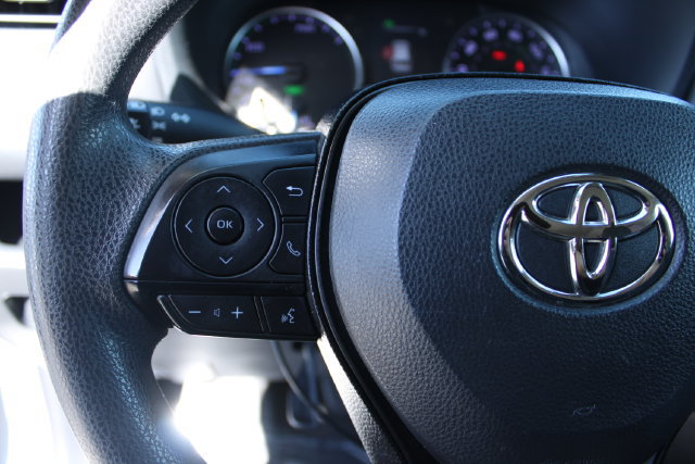 Used 2020 Toyota RAV4 LE w/ Carpet Mat Package AWD/4WD image 23