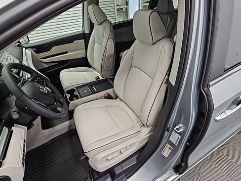 New 2026 Honda Odyssey Touring image 29