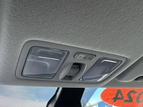 Certified 2024 Hyundai Venue SEL image 32