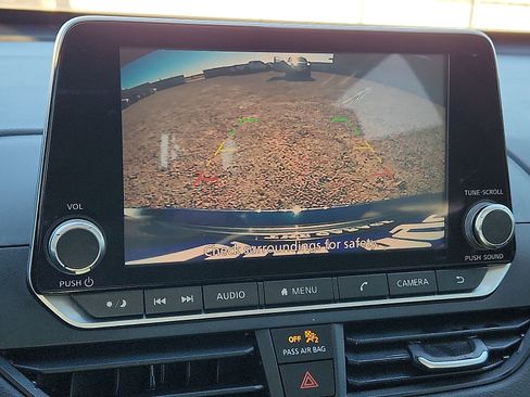 Used 2021 Nissan Altima 2.5 SV w/ SV Premium Package image 15