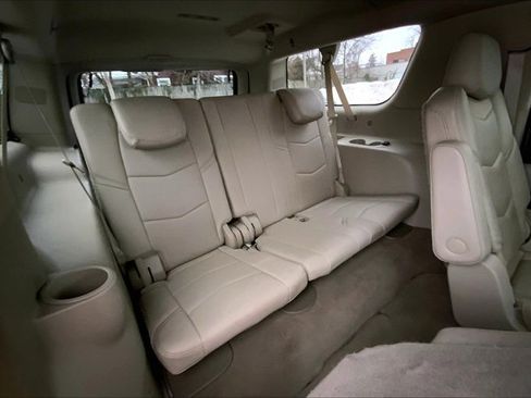Used 2019 Cadillac Escalade ESV Luxury image 27