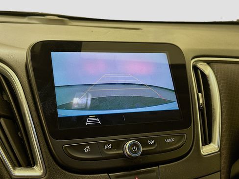 Used 2019 Chevrolet Malibu LT FWD image 23