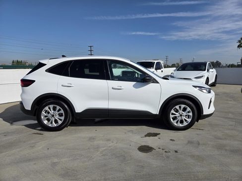 Used 2025 Ford Escape Active image 2
