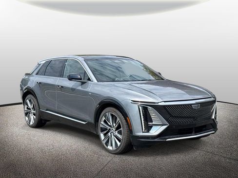 Certified 2026 Cadillac Lyriq Signature Luxury AWD/4WD image 1