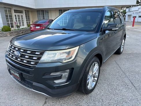 Used 2016 Ford Explorer XLT w/ Equipment Group 202A FWD image 2