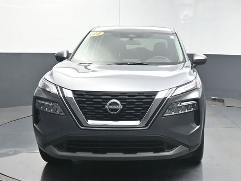 Used 2023 Nissan Rogue SV image 3