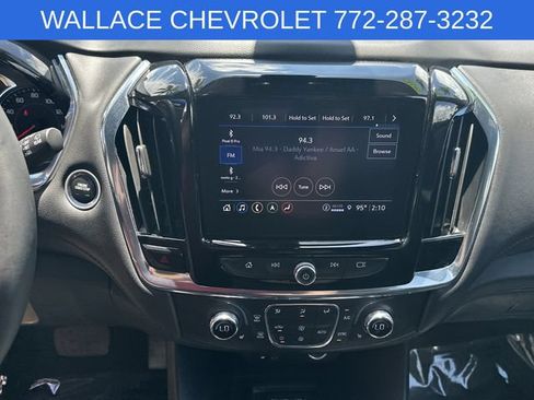 Used 2023 Chevrolet Traverse RS FWD image 16