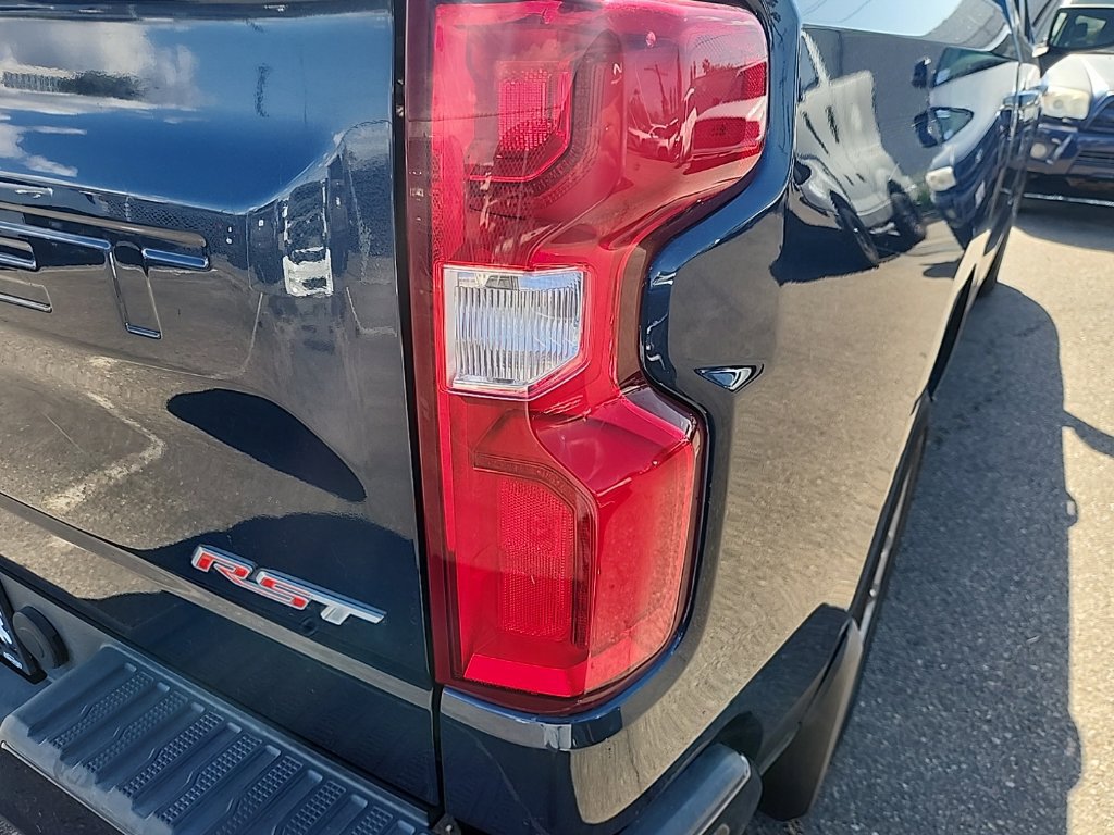 Used 2022 Chevrolet Silverado 1500 RST RWD image 14