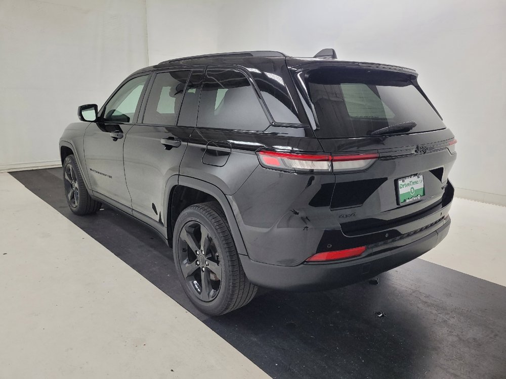 Used 2023 Jeep Grand Cherokee Limited w/ Black Appearance Package AWD/4WD image 5